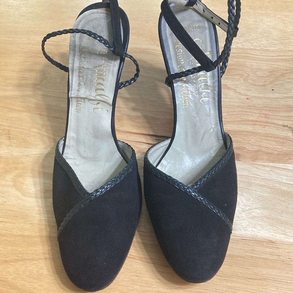Amalfi Designer Collection-Black Suede heels-size 6N